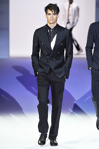 Giorgio Armani / - 2011